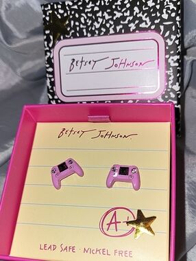 Betsey Johnson Pink Controller Stud Earrings BNIB TL M LS